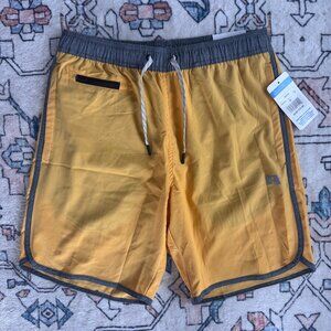 NWT Vintage Russell Athletic 8" Shorts - size Medium